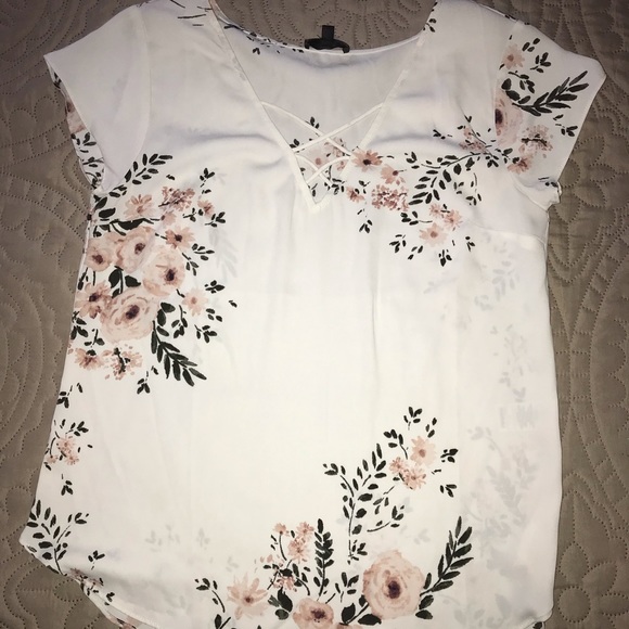 Dynamite Floral polyester top - Picture 1 of 2